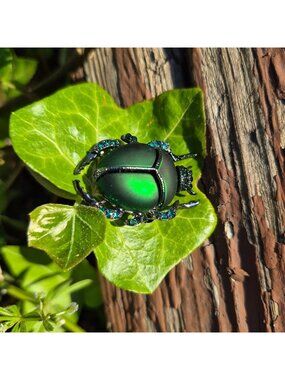 ⭐Scarab Beetle Animal Brooch Pin Green Rhinestones Insect Jewelry Vintage Vibes⭐